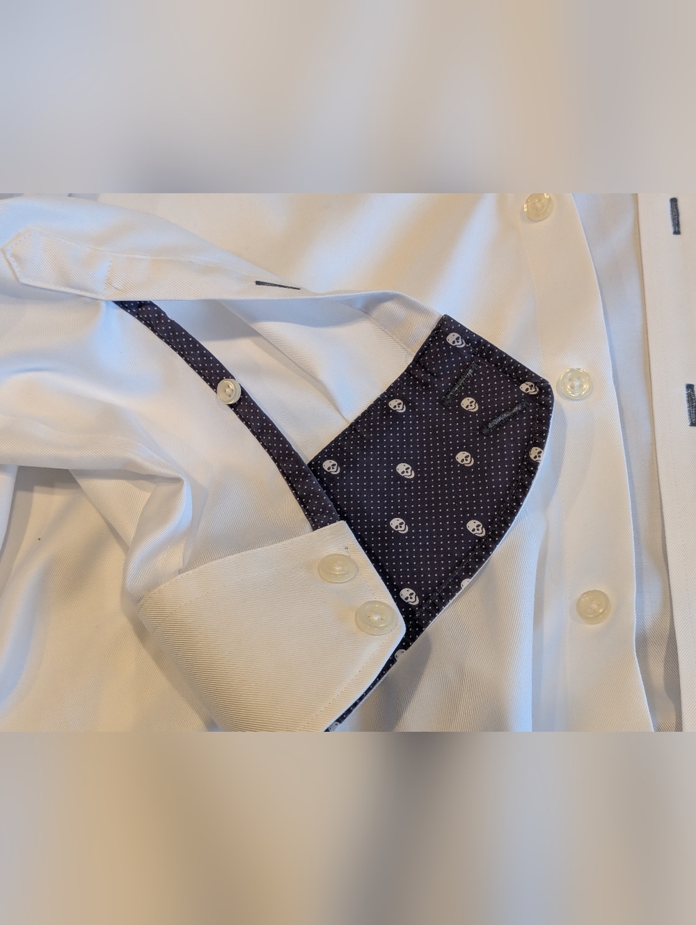 Twillory Skull Contrast Trim White Dress Shirt (Med, Trim, 15.5 34/35, see pics) - Picture 8 of 12